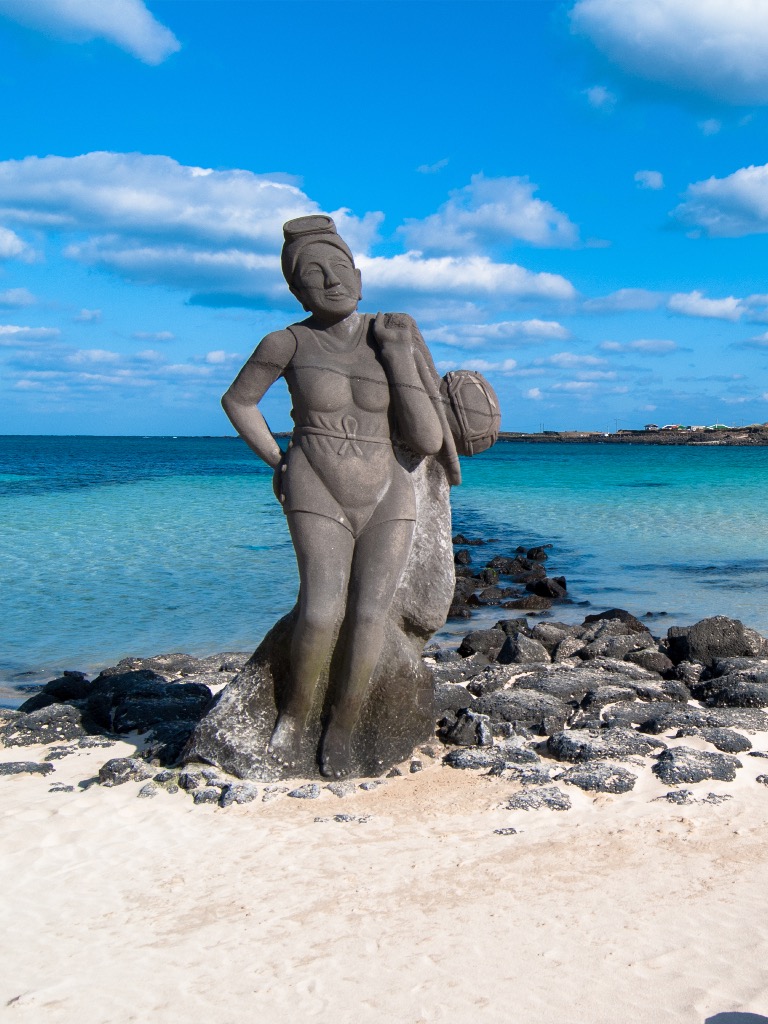 Lisa See: The Island of Sea Women